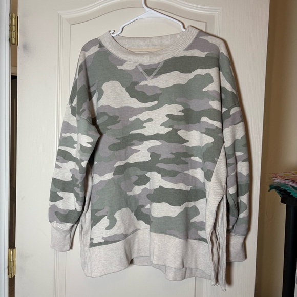 Aerie Good Vibes Oversized Sweatshirt SZ Large. Camo Green Flowy Cozy Loose Fit. - Picture 1 of 4